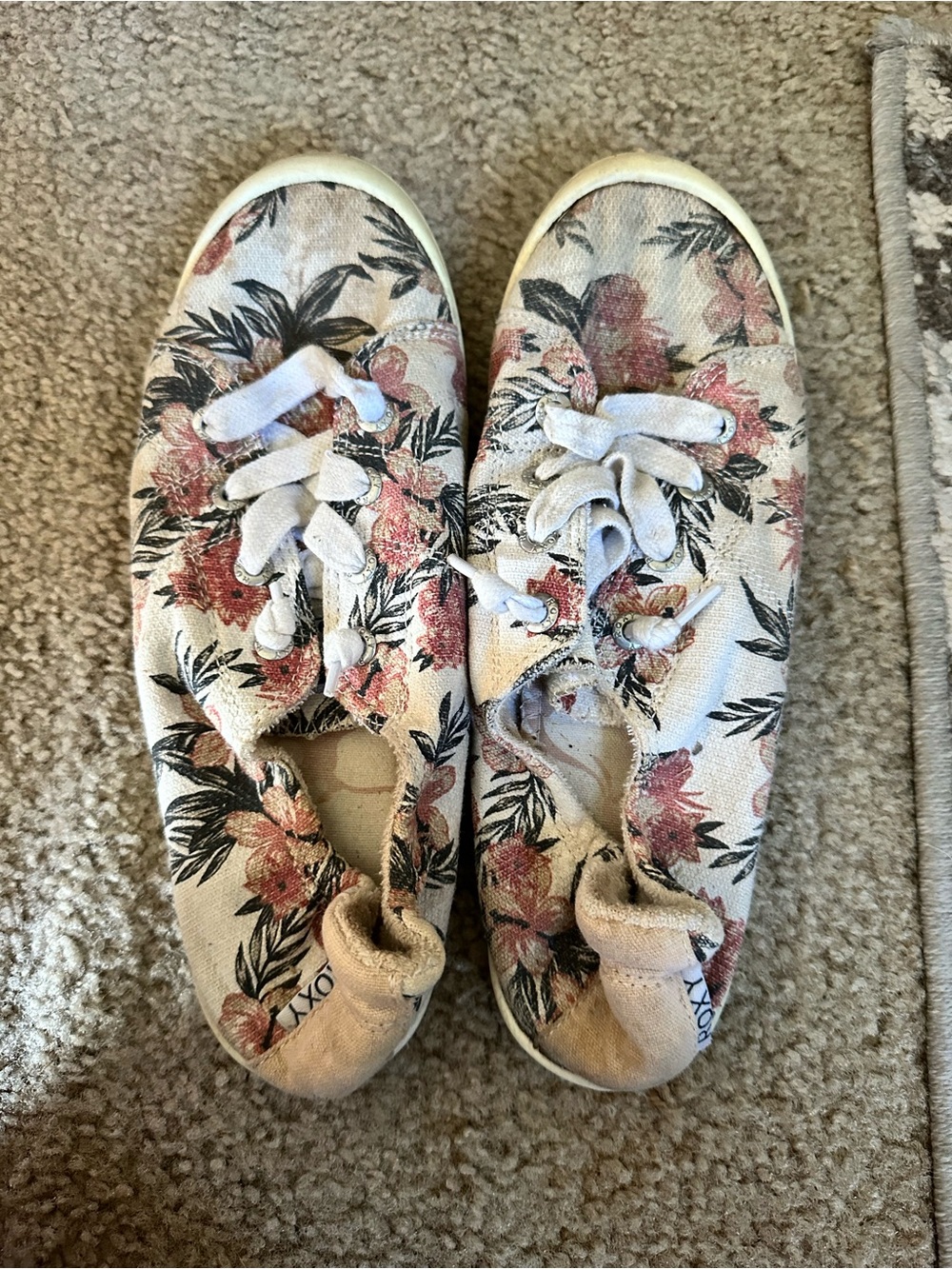 Roxy Size 9 Women’s Floral Pink, White And Green Canvas Shoes